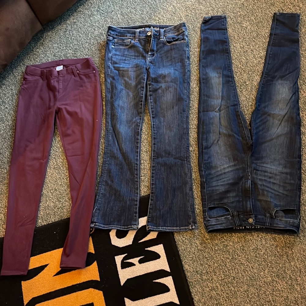 Three pairs of jeans two pair American eagle 1pair time and true great condition